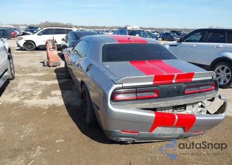 2015 Dodge Challenger Sxt z USA, uszkodzony, nr VIN 2C3CDZAG6FH722812